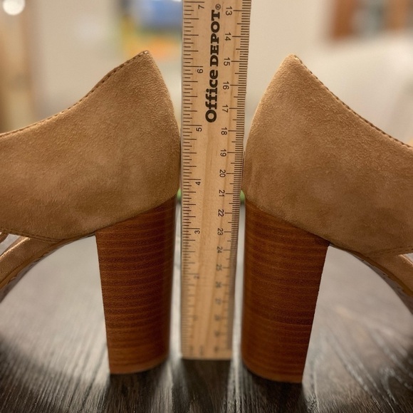 Tahari Megyn Tan Lace-Up Heels - Picture 6 of 7